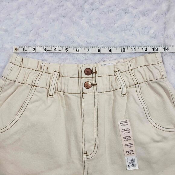 No Waist Gap White High Rise Mom Short 11/30W SO - Picture 5 of 7